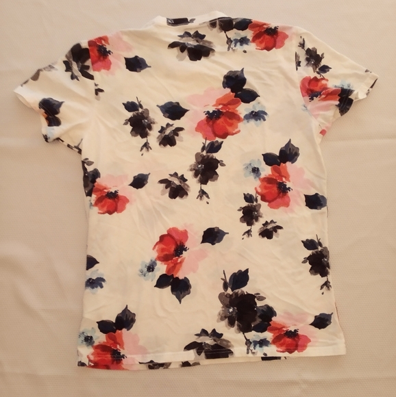 2 for $10 Hollister Mens Tshirt Bundle - Picture 3 of 7